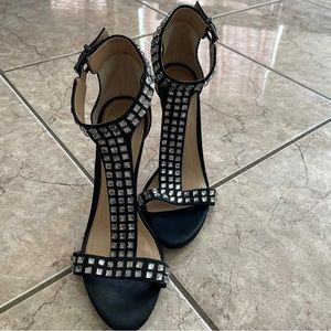 BCBGMAXAZRIA  BLK Satin Rhinestone Sandal 8.5